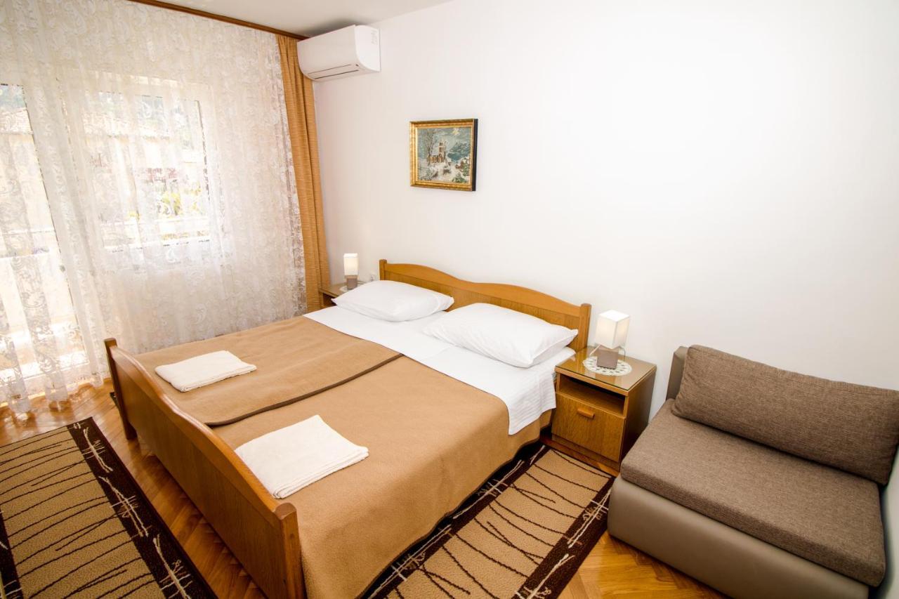 Rooms & Apartment Albina バスカ エクステリア 写真