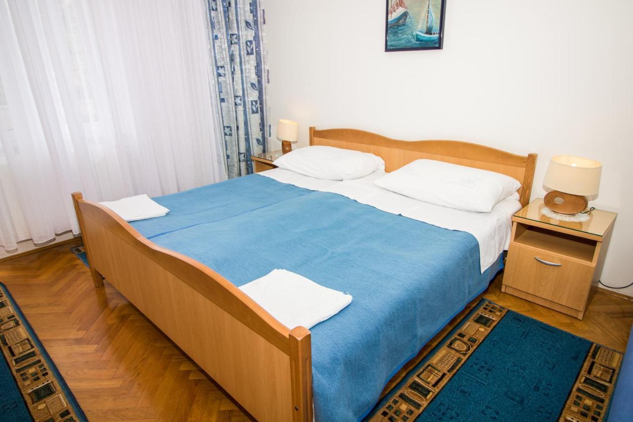 Rooms & Apartment Albina バスカ エクステリア 写真